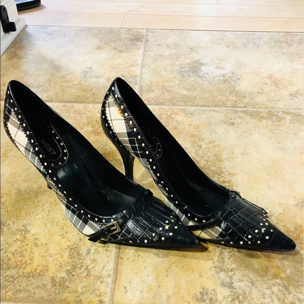 Nine West Pointy Toe Wing Tips size 6.5